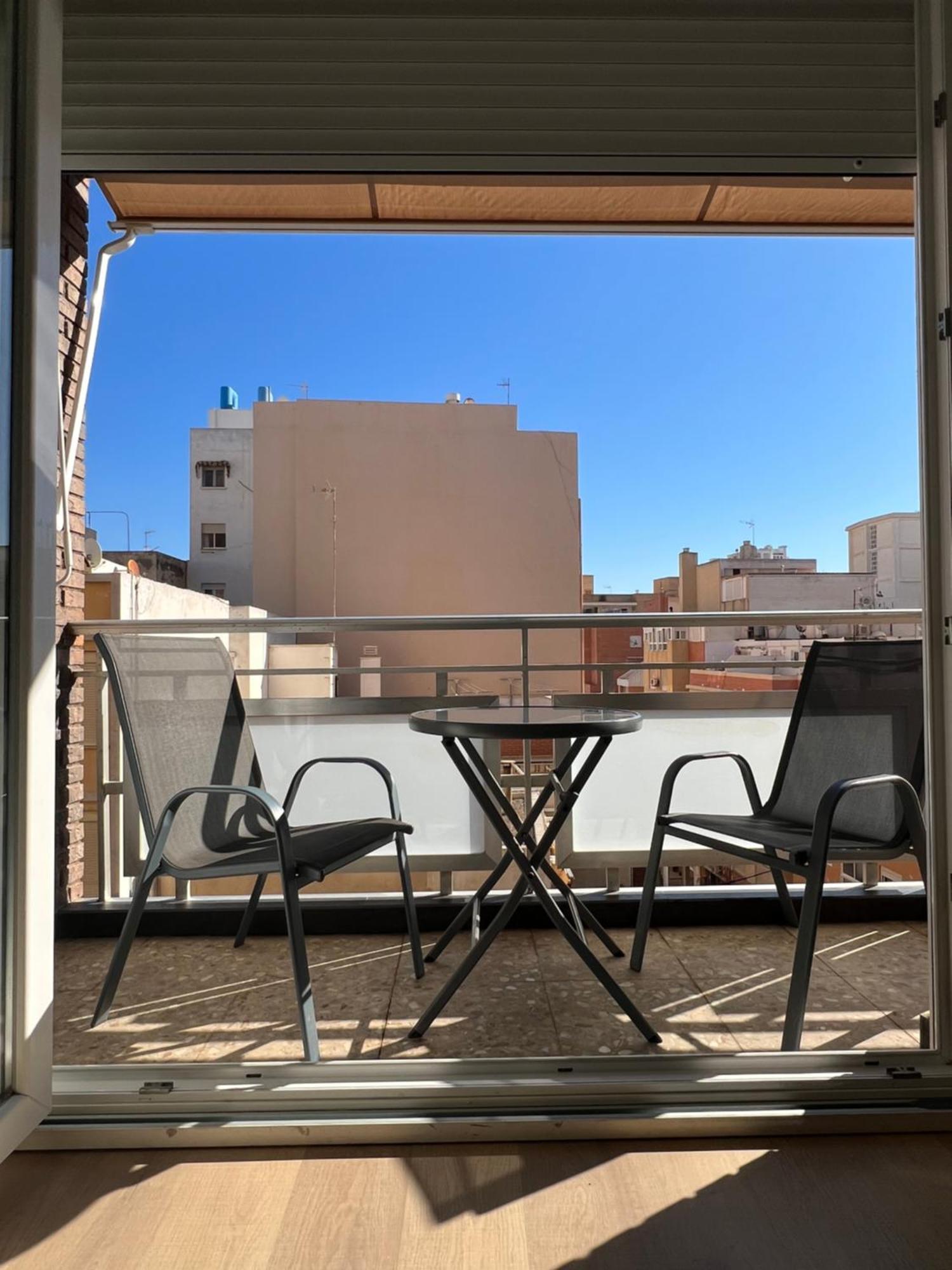 אלמריה Playa Calle California, Parking מראה חיצוני תמונה